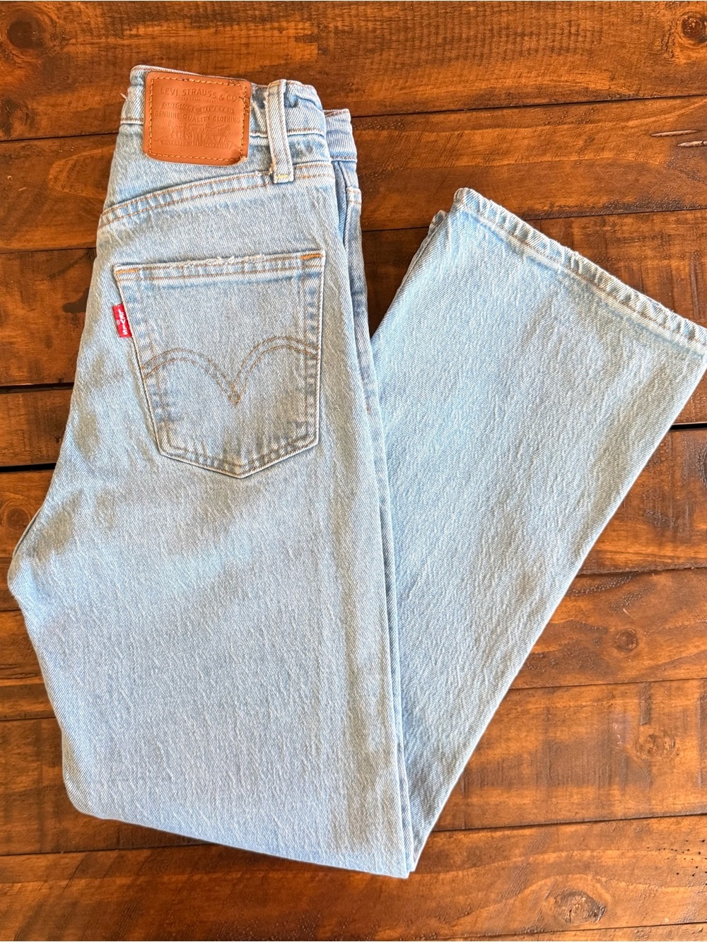 Levi’s Premium Quality Ribcage Crop Bootcut Button Fly Jeans, Women’s Size 24